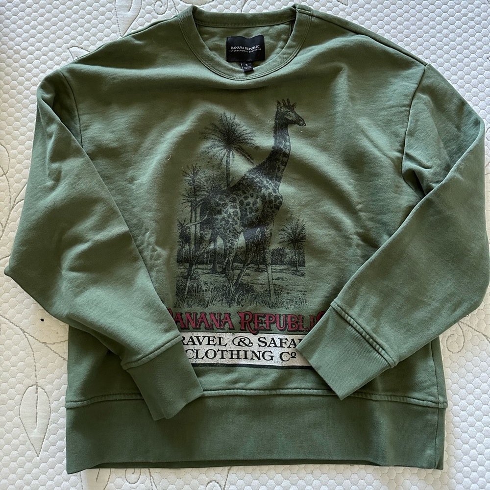 Men’s banana republic logo sweat shirt